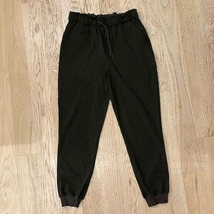 Women’s Lululemon Stretch High-Rise Jogger size 8 green